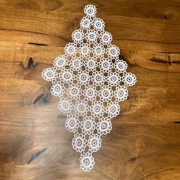 Hand Knit Diamond Floral Doily Tablecloth, Tablecloth Crocheted, Embroidered - Picture 3 of 8